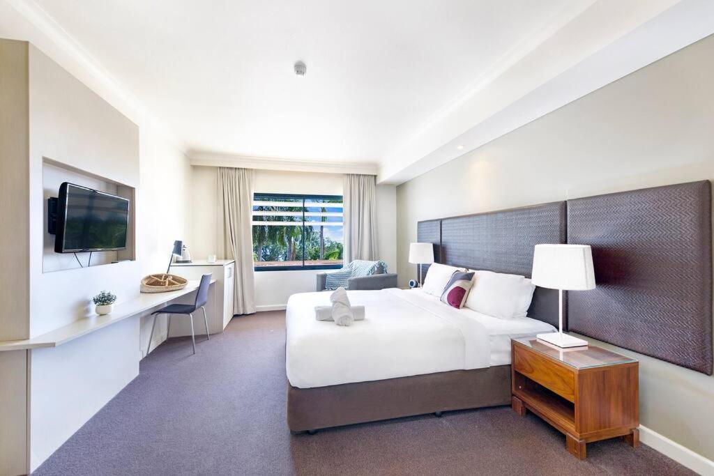 'Towering Palms' Resort-Style Apartment With A Separate Studio Darwin Exterior photo